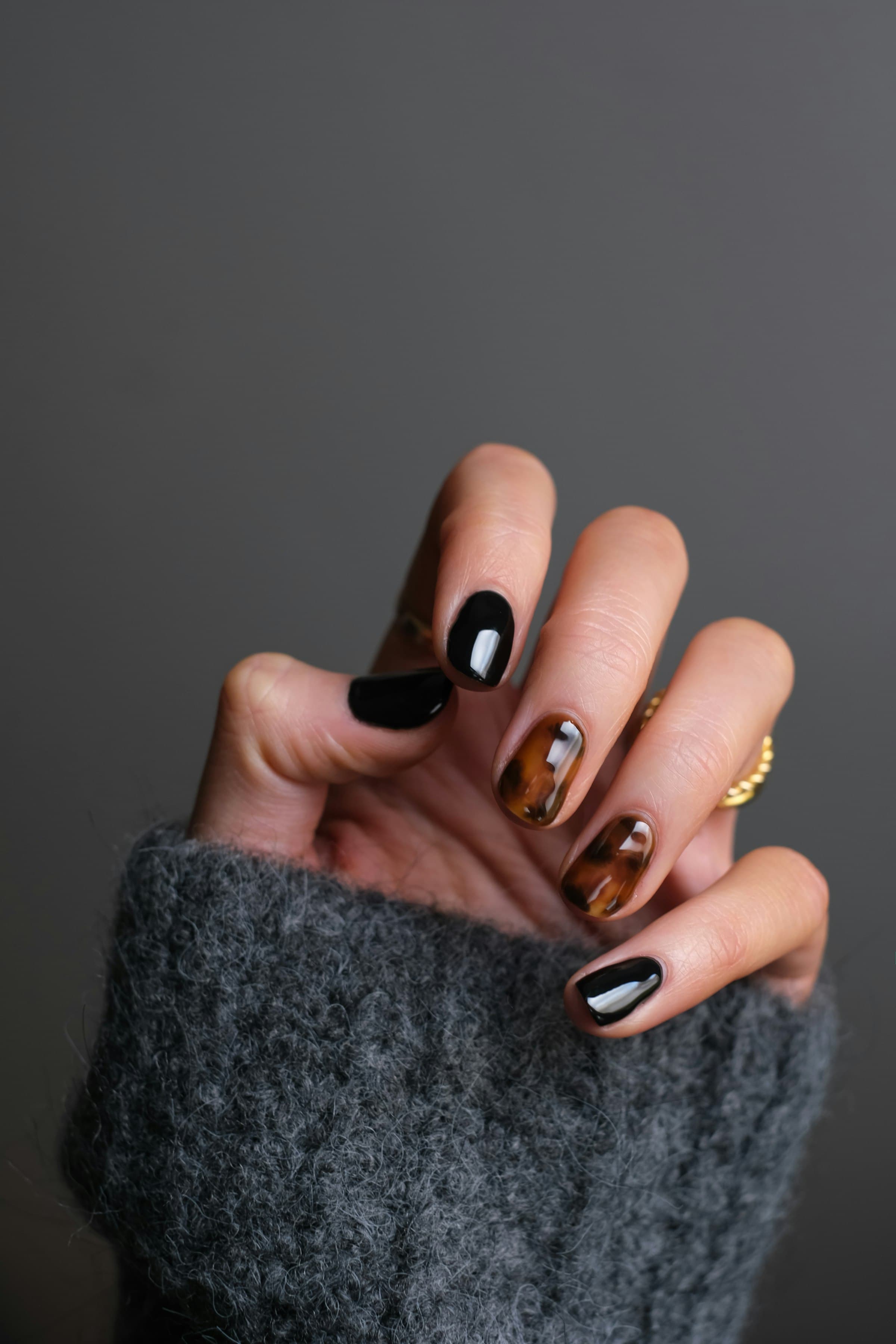 Bright nail salon with pink details